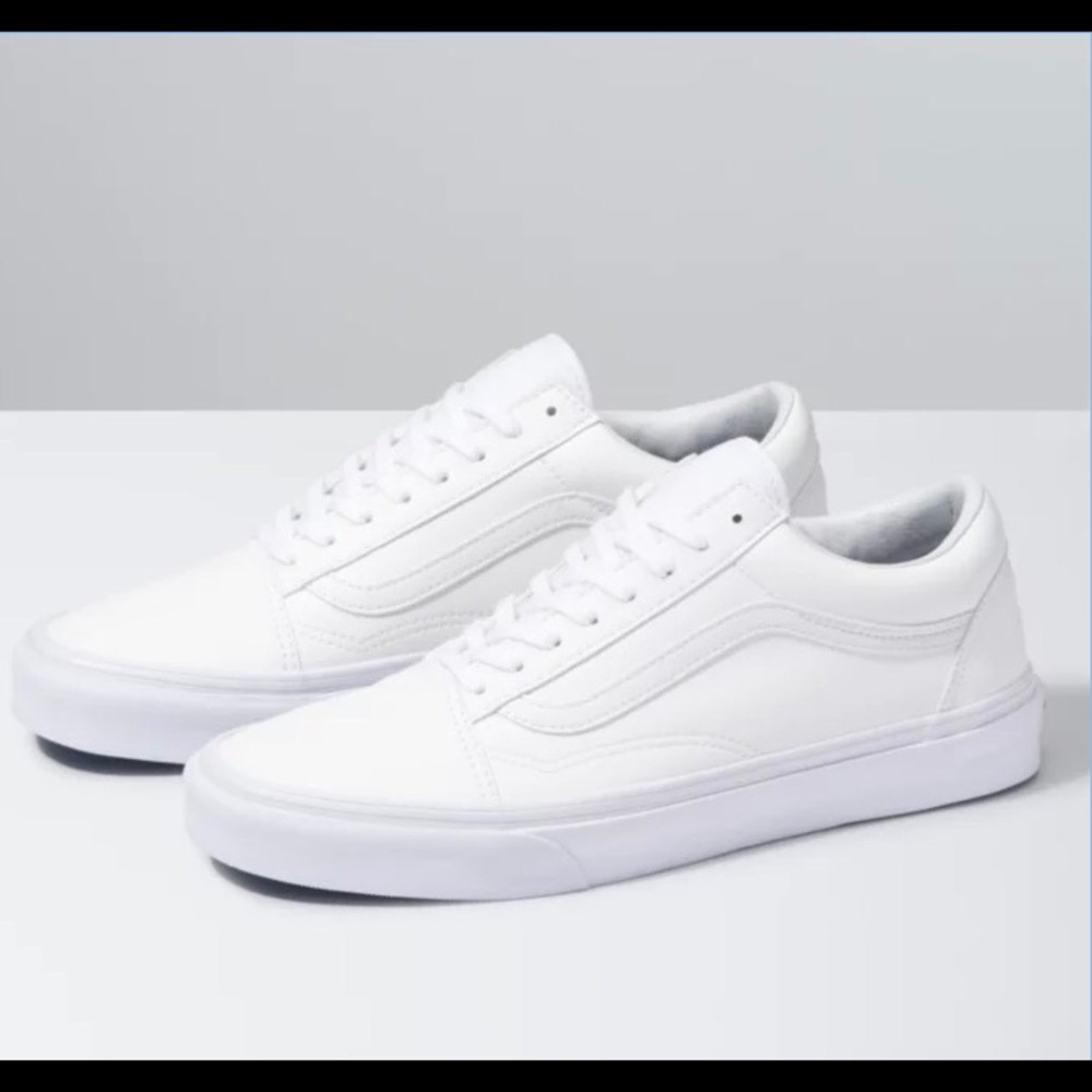 Women’s White Oldskool Vans